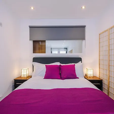 Hiroshi - Tokyo - Centre Leeds (West Yorkshire)