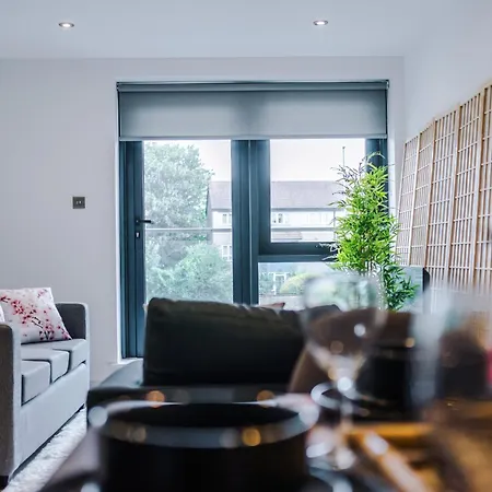 Hiroshi - Tokyo - Centre * Leeds (West Yorkshire)